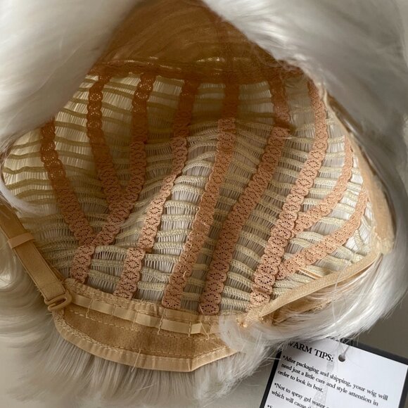 Short White Costume Wig - Picture 13 of 13